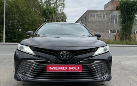Toyota Camry, 2018 год, 2 580 000 рублей, 1 фотография
