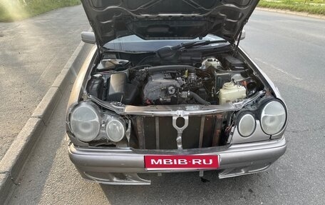 Mercedes-Benz E-Класс, 1995 год, 300 000 рублей, 1 фотография