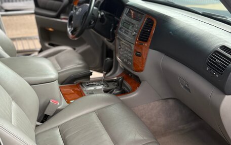 Toyota Land Cruiser 100 рестайлинг 2, 2007 год, 3 075 000 рублей, 18 фотография