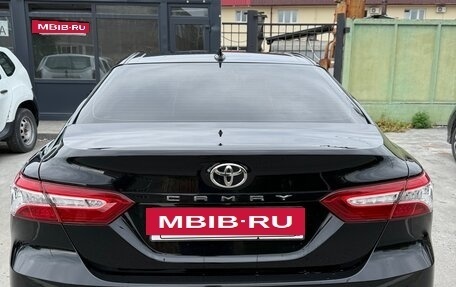 Toyota Camry, 2018 год, 2 580 000 рублей, 2 фотография