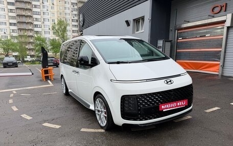 Hyundai Staria, 2021 год, 3 900 000 рублей, 2 фотография