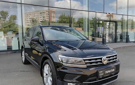 Volkswagen Tiguan II, 2017 год, 2 460 000 рублей, 3 фотография