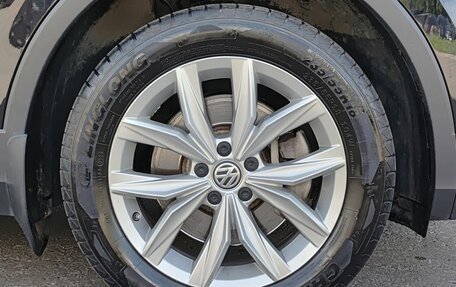 Volkswagen Tiguan II, 2017 год, 2 460 000 рублей, 22 фотография