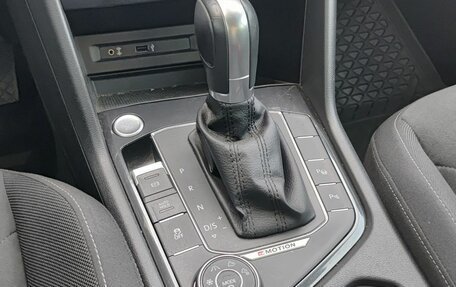 Volkswagen Tiguan II, 2017 год, 2 460 000 рублей, 24 фотография