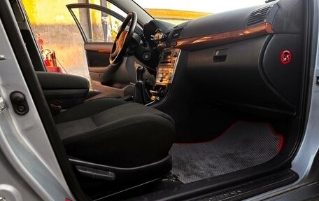 Toyota Avensis III рестайлинг, 2007 год, 650 000 рублей, 22 фотография