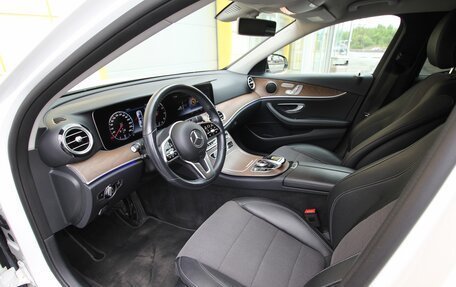 Mercedes-Benz E-Класс, 2019 год, 3 095 000 рублей, 11 фотография