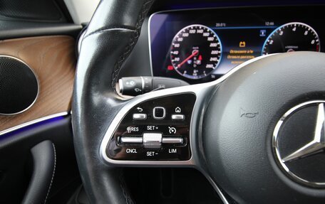Mercedes-Benz E-Класс, 2019 год, 3 095 000 рублей, 23 фотография