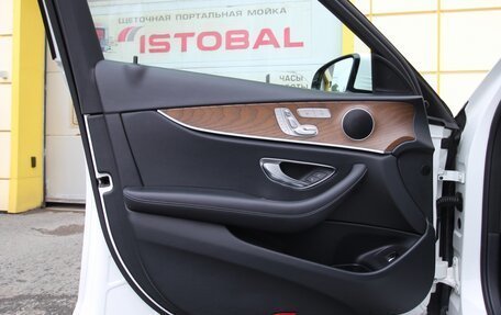 Mercedes-Benz E-Класс, 2019 год, 3 095 000 рублей, 19 фотография