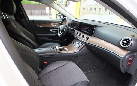 Mercedes-Benz E-Класс, 2019 год, 3 095 000 рублей, 14 фотография