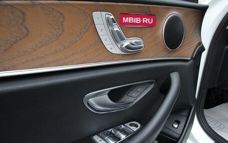 Mercedes-Benz E-Класс, 2019 год, 3 095 000 рублей, 20 фотография