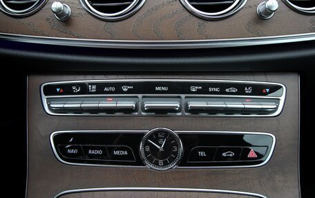 Mercedes-Benz E-Класс, 2019 год, 3 095 000 рублей, 26 фотография