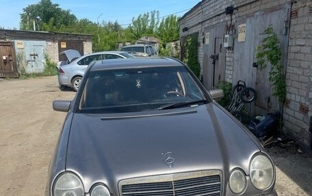 Mercedes-Benz E-Класс, 1995 год, 300 000 рублей, 7 фотография