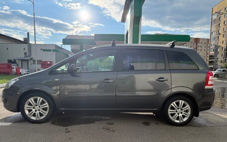 Opel Zafira B, 2012 год, 410 000 рублей, 2 фотография