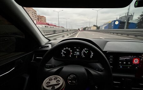 Skoda Rapid II, 2021 год, 1 750 000 рублей, 11 фотография