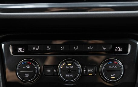 Volkswagen Tiguan II, 2019 год, 2 649 000 рублей, 15 фотография