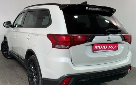 Mitsubishi Outlander III рестайлинг 3, 2021 год, 2 549 000 рублей, 4 фотография