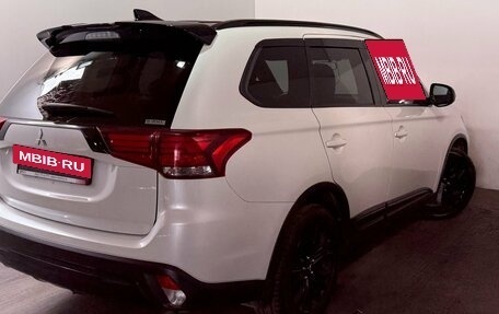 Mitsubishi Outlander III рестайлинг 3, 2021 год, 2 549 000 рублей, 6 фотография