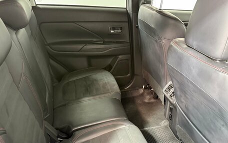 Mitsubishi Outlander III рестайлинг 3, 2021 год, 2 549 000 рублей, 11 фотография