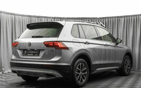 Volkswagen Tiguan II, 2018 год, 3 080 000 рублей, 5 фотография