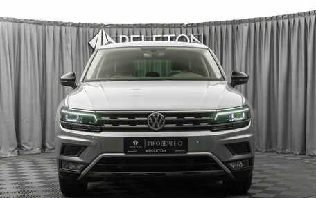 Volkswagen Tiguan II, 2018 год, 3 080 000 рублей, 3 фотография