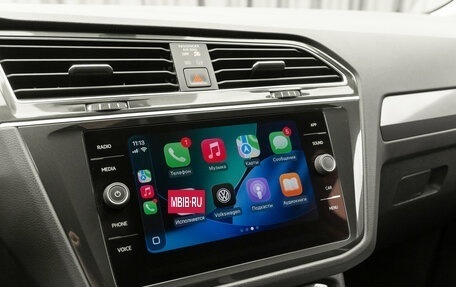 Volkswagen Tiguan II, 2018 год, 3 080 000 рублей, 24 фотография