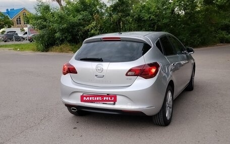 Opel Astra J, 2013 год, 950 000 рублей, 3 фотография