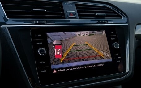 Volkswagen Tiguan II, 2018 год, 2 395 000 рублей, 14 фотография