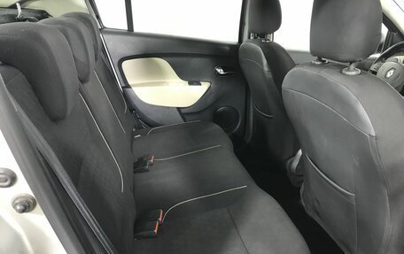 Renault Logan II, 2015 год, 525 000 рублей, 12 фотография
