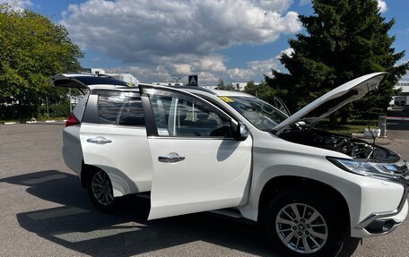 Mitsubishi Pajero Sport III рестайлинг, 2017 год, 2 650 000 рублей, 6 фотография