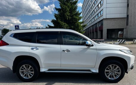 Mitsubishi Pajero Sport III рестайлинг, 2017 год, 2 650 000 рублей, 4 фотография