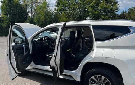Mitsubishi Pajero Sport III рестайлинг, 2017 год, 2 650 000 рублей, 7 фотография
