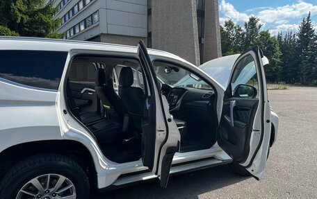 Mitsubishi Pajero Sport III рестайлинг, 2017 год, 2 650 000 рублей, 8 фотография