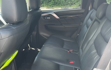 Mitsubishi Pajero Sport III рестайлинг, 2017 год, 2 650 000 рублей, 17 фотография