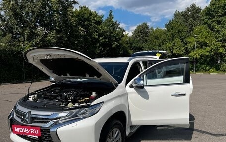 Mitsubishi Pajero Sport III рестайлинг, 2017 год, 2 650 000 рублей, 9 фотография