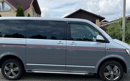 Volkswagen Multivan T6 рестайлинг, 2019 год, 5 300 000 рублей, 4 фотография