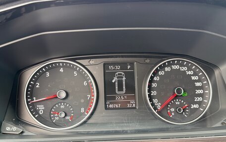 Volkswagen Multivan T6 рестайлинг, 2019 год, 5 300 000 рублей, 9 фотография