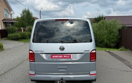Volkswagen Multivan T6 рестайлинг, 2019 год, 5 300 000 рублей, 6 фотография