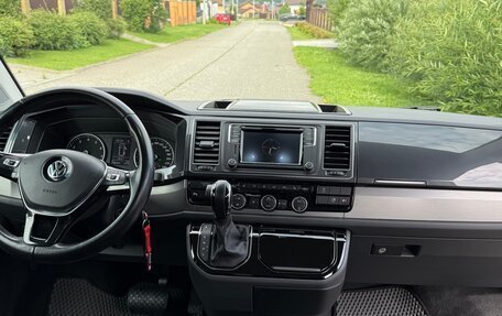 Volkswagen Multivan T6 рестайлинг, 2019 год, 5 300 000 рублей, 13 фотография