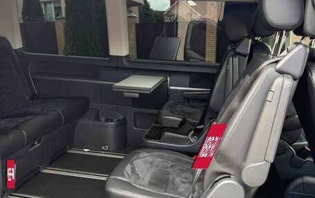 Volkswagen Multivan T6 рестайлинг, 2019 год, 5 300 000 рублей, 15 фотография