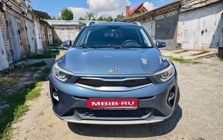 KIA Stonic, 2018 год, 1 880 000 рублей, 2 фотография