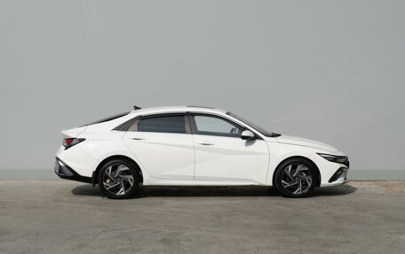 Hyundai Elantra, 2023 год, 2 430 000 рублей, 5 фотография
