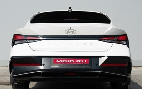 Hyundai Elantra, 2023 год, 2 430 000 рублей, 8 фотография