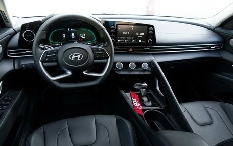 Hyundai Elantra, 2023 год, 2 430 000 рублей, 17 фотография
