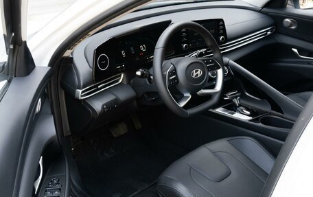 Hyundai Elantra, 2023 год, 2 430 000 рублей, 30 фотография