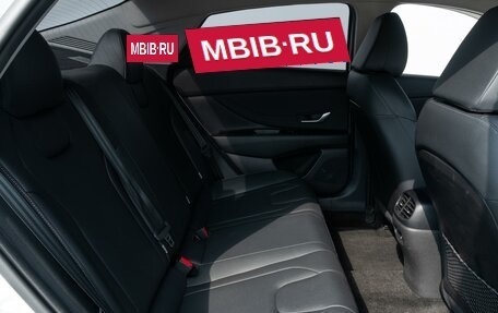 Hyundai Elantra, 2023 год, 2 430 000 рублей, 18 фотография