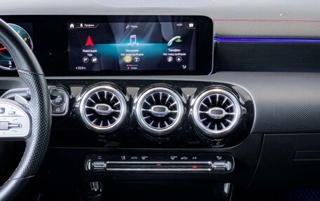 Mercedes-Benz CLA, 2020 год, 2 890 000 рублей, 14 фотография