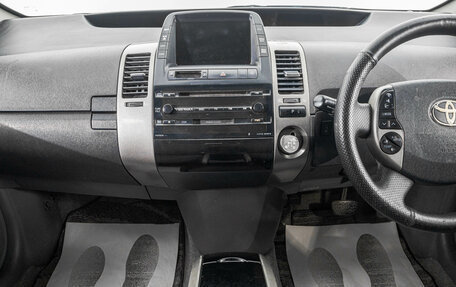 Toyota Prius, 2007 год, 689 000 рублей, 17 фотография