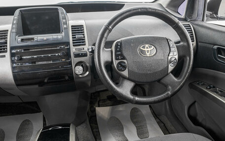 Toyota Prius, 2007 год, 689 000 рублей, 16 фотография