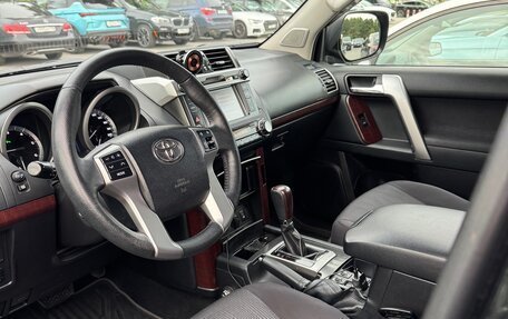 Toyota Land Cruiser Prado 150 рестайлинг 2, 2015 год, 3 850 000 рублей, 5 фотография