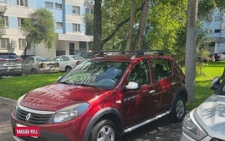 Renault Sandero I, 2013 год, 800 000 рублей, 2 фотография